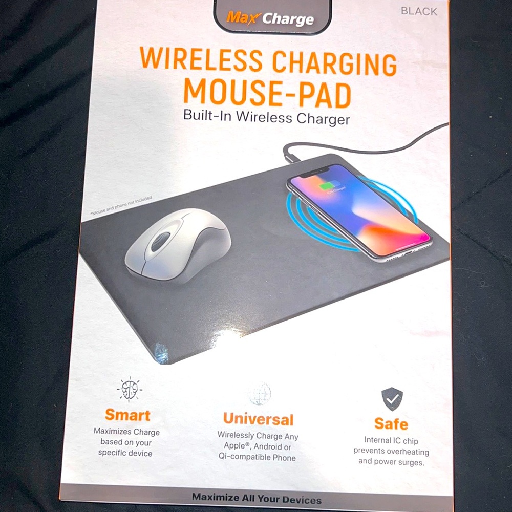 MaxCharge Wireless Charging Mouse-Pad with Built-In Wireless Charger